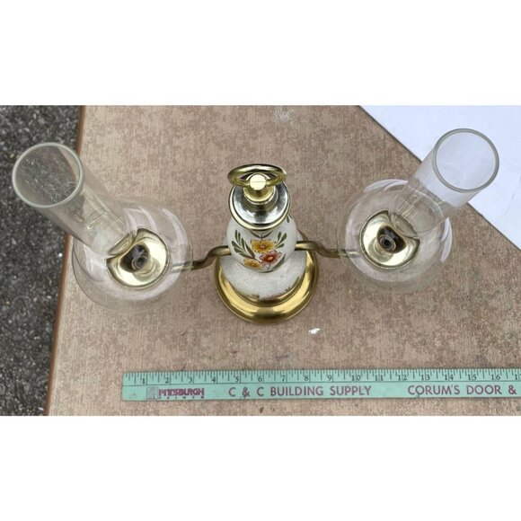 VTG Floral Porcelain Brass Candelabra Glass Globes Colonial Cottage 1960s - Picture 8 of 8